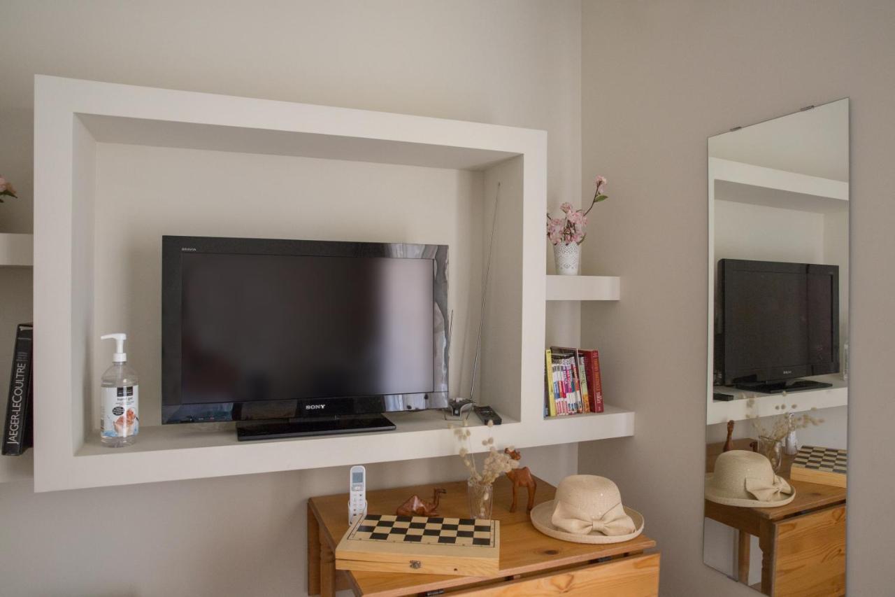 אתונה Cosy Apartment With Terrace Near Metro Station מראה חיצוני תמונה