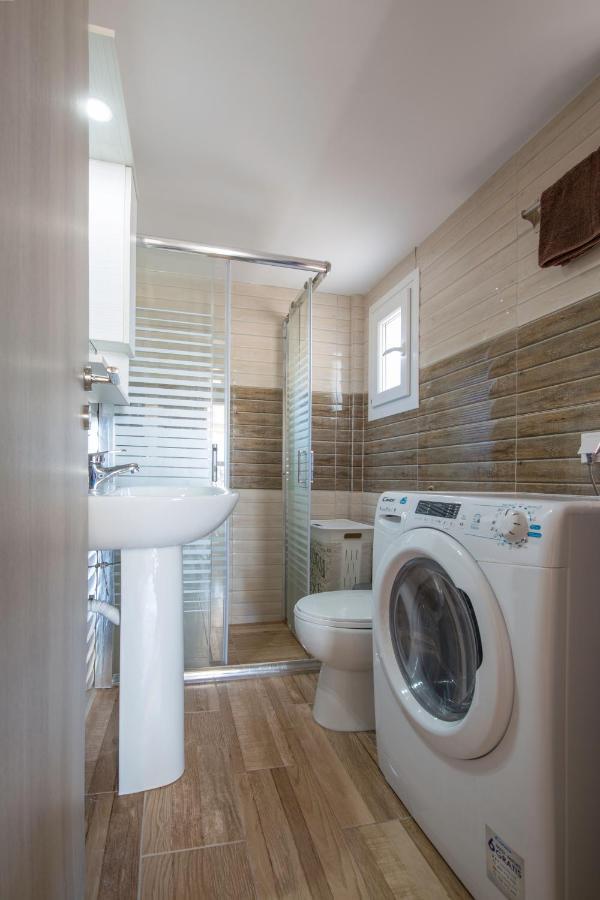 אתונה Cosy Apartment With Terrace Near Metro Station מראה חיצוני תמונה