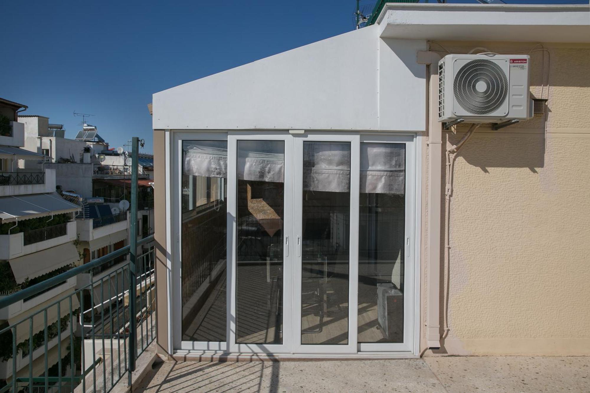 אתונה Cosy Apartment With Terrace Near Metro Station מראה חיצוני תמונה